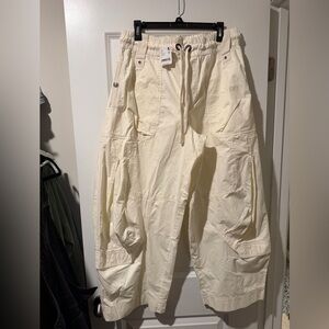 Free People Ladies Light Beige Cargo Barrel Pants 🔥